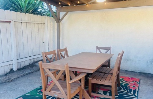 El Cerrito House | Charming Fairy Garden Cottage 15 Min from the Beach