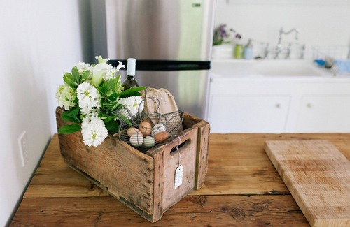 Roberts Creek Cottage | Charming, family friendly Cottage 3 minute walk to the beach.