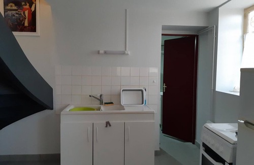 Lavoine Cottage | Charming Farmhouse in Bourbonnaise Mountains - Pets Allowed