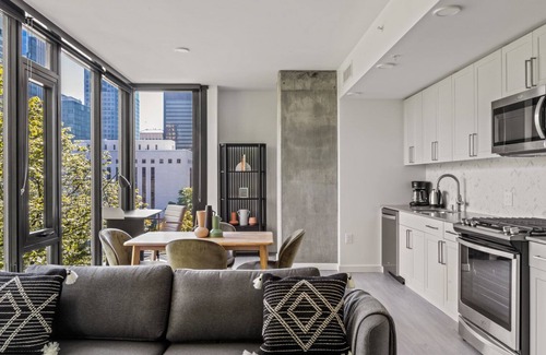 Downtown Seattle Apartment | Charming First Hill 2BR w/Gym & Coworking, by Blueground