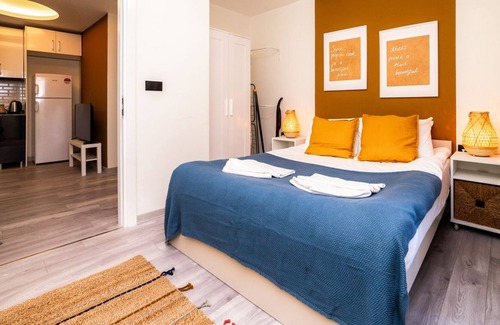 Kaleici Apartment | Charming Flat 2 min to Beach in Antalya