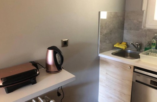 Arnavutkoy Apartment | Charming Flat w Balcony in Besiktas