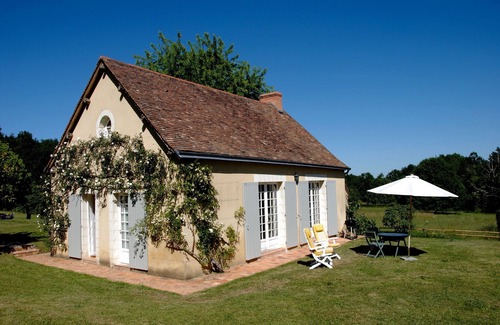 Bazouges-sur-le-Loir House | Charming house*, comfort, quiet, breathtaking view, heated pool