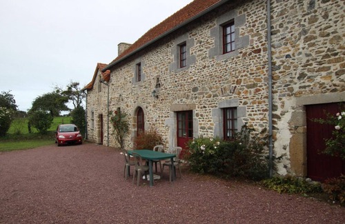 Heugueville-sur-Sienne Cottage | Charming Country House with Garden, Parking, Pet-Friendly, Near Beaches