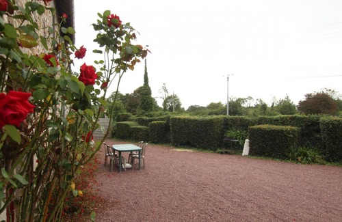 Heugueville-sur-Sienne Cottage | Charming Country House with Garden, Parking, Pet-Friendly, Near Beaches