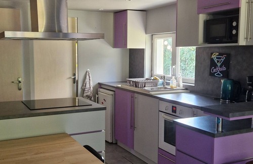 Honguemare-Guenouville House | Charming 1-bedroom house in beautiful Honguemare-Guenouville with AC