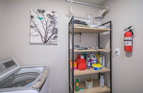 Wright House | Charming Getaway - 2 bedroom townhome in Ft. Walton Beach. Pet Friendly