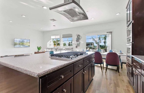 Sylmar House | Charming Getaway on Apple Grove Ln #41877