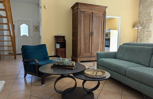 Saint-Cybardeaux Cottage | Charming Gîte with Shared Pool & Vineyard Views in Saint-Cybardeaux - Accessible & Family-Friendly