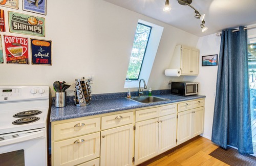 Grayland Apartment | Charming Grayland Getaway: Walk to the Beach!