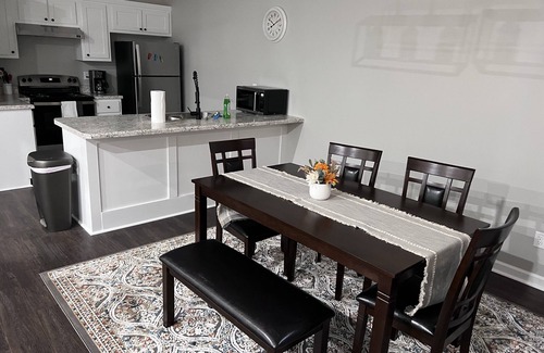 Elliott House | Charming Grenada Lakes Cabin in terrific Grenada with Highspeed WiFi & AC