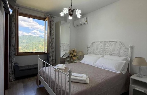 Dicomano House | Charming Guest Room in Villa Casavecchia
