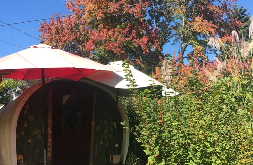 Corvallis House | Charming Gypsy Caravan in private yard near university, downtown and river park