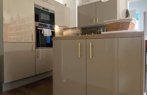 Montreuil Apartment | Charming Haussmannian apartment, designer decor & jacuzzi near Montmartre