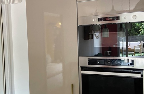 Montreuil Apartment | Charming Haussmannian apartment, designer decor & jacuzzi near Montmartre