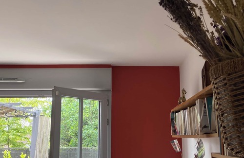 Montreuil Apartment | Charming Haussmannian apartment, designer decor & jacuzzi near Montmartre