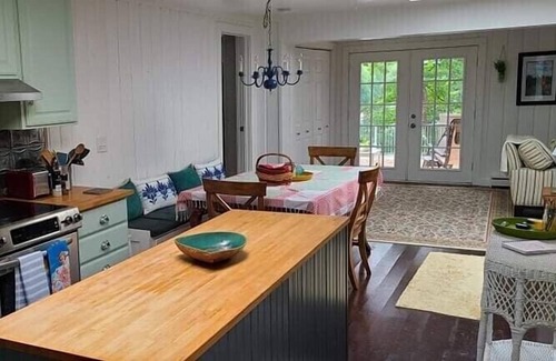 Lawton House | Charming hilltop lakefront getaway!