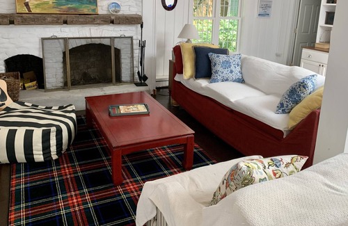 Lawton House | Charming hilltop lakefront getaway!