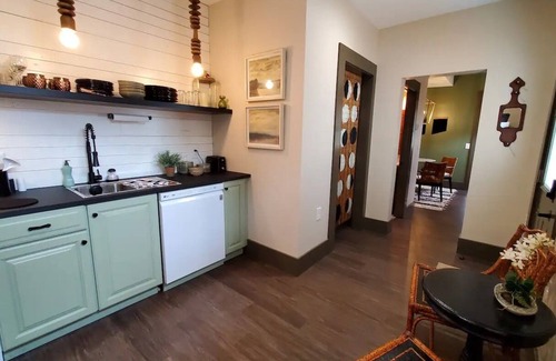 Lebanon House | Charming historic duplex within walking distance of quaint downtown attractions
