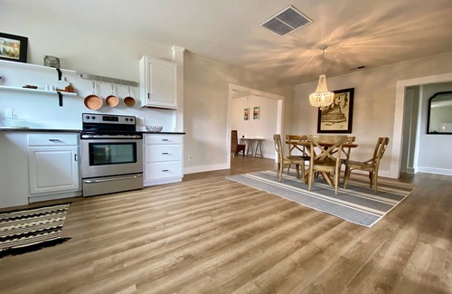 Southeast Pensacola Apartment | Charming historic family friendly 3BR — 15 min from the beach!