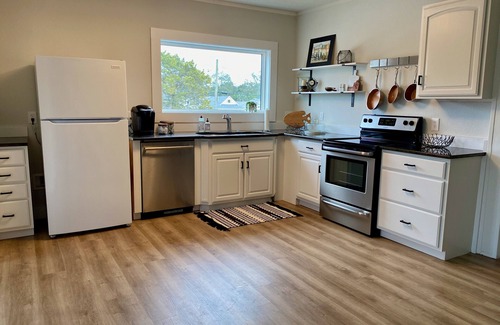 Southeast Pensacola Apartment | Charming historic family friendly 3BR — 15 min from the beach!