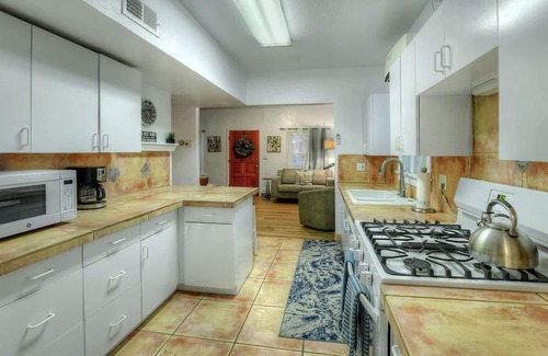 Blenman-Elm House | Charming Historic House in Central Tucson - Fully Renovated