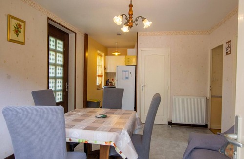 Mazeyrolles Cottage | Charming home in Prats-du-Périgord, BBQ, pets allowed & Wi-Fi