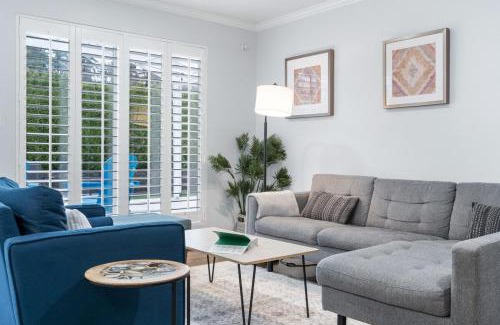 Crossroads House | Charming Home in Bellevue Near Downtown n Microsoft