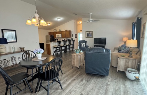 Fernandina House | Charming Home in The Villages - Golf Cart & BBQ - Near Brownwood Paddock Park