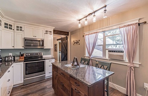 Ashton Cottage | Charming Home near Yellowstone & Grand Teton NP