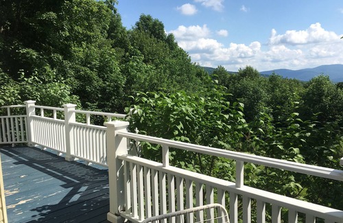 Bolton-Ouest Ski Chalet | Charming Home, Panoramic Mountain Views, Ideal For Family