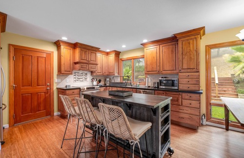 Penngrove House | Charming home with amazing view, deck, & wood-burning fireplace