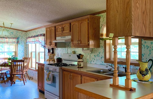 Grafton House | Charming Home with Country Views