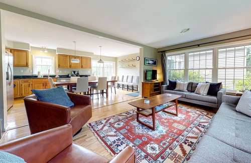 Sugar Hill House | Charming home with mountain view, fireplace, skiing, fast WiFi, & washer/dryer