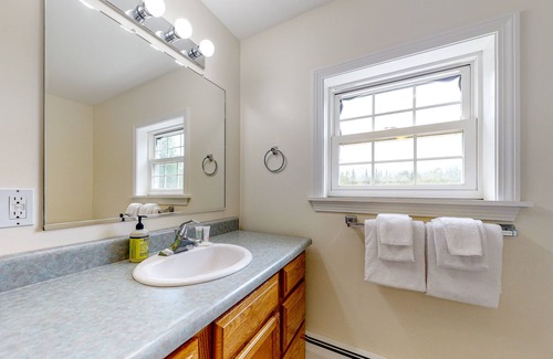 Sugar Hill House | Charming home with mountain view, fireplace, skiing, fast WiFi, & washer/dryer