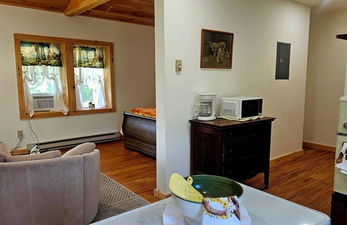 Swan Lake Apartment | Charming hotel suite- Unit one the "Milk House