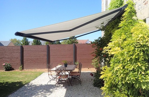 Montchaton Cottage | Charming house in Montchaton, enclosed garden, pets allowed