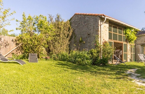 Rouans Cottage | Charming House in Rouans - Wifi, Pets Allowed