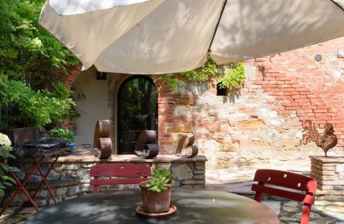 Trequanda House | Charming House in Trequanda with Shared Pool