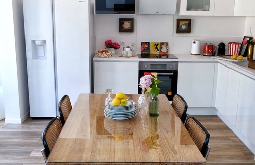 Minimes - Barriere de Paris House | Charming house with character, terraces and garden, close to the metro.