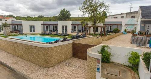 Atalaia House | Charming House with Shared Pool in Atalaia, 110 m²