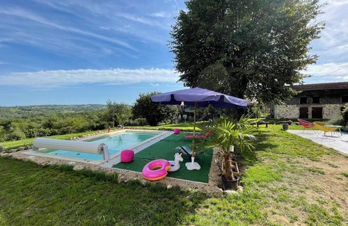 Genis House | Charming house with swimming pool and breathtaking views!