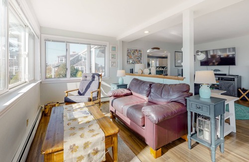 Hyannis House | Charming Hyannis Beach House with Spectacular Ocean Views