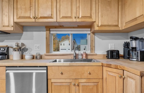 Pittsfield House | Charming In-Town New Build – Comfortable, Convenient, Efficient