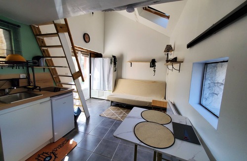 Labastide-Marnhac Apartment | Charming independent studio in the heart of Quercy Blanc