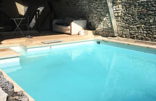 Aujols House | Charming independent room in an 18th century Mas with swimming pool near Cahors