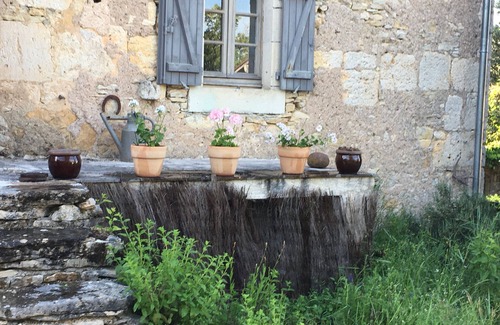 Aujols House | Charming independent room in an 18th century Mas with swimming pool near Cahors