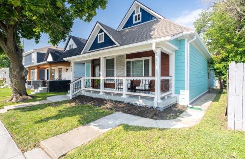 Indianapolis House | Charming Indianapolis Home~5 Min to Lucas Oil