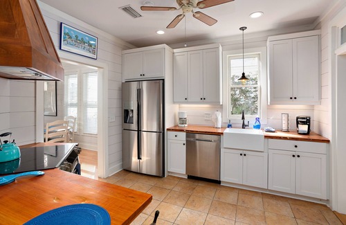 King City House | Charming Island Retreat Near the Ocean & Pier Village!