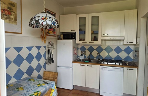 Marina di Pietrasanta House | Charming terraced house with gardens